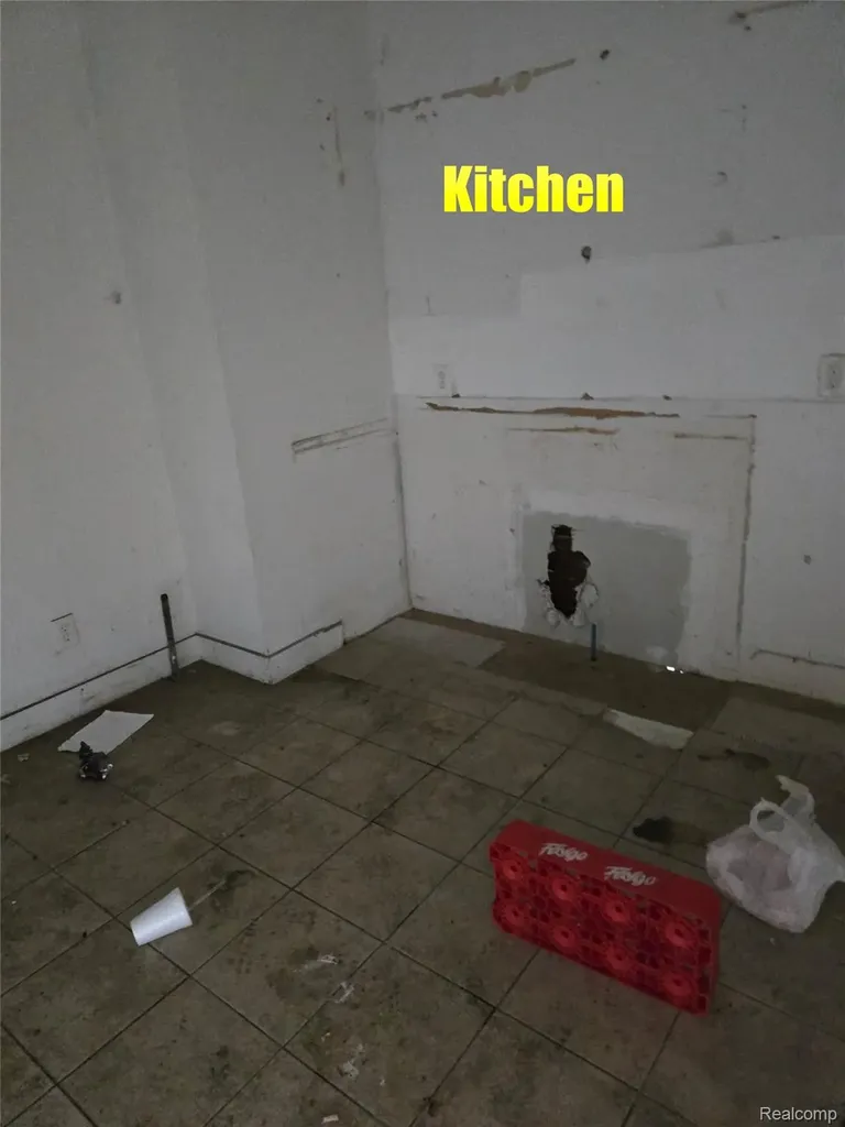18988 Goulburn Street Detroit City MI 48205