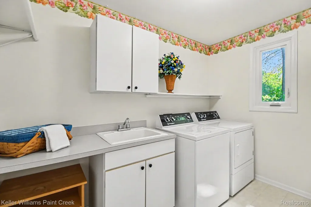 1091 American Elm Street Orion Charter Township MI 48360