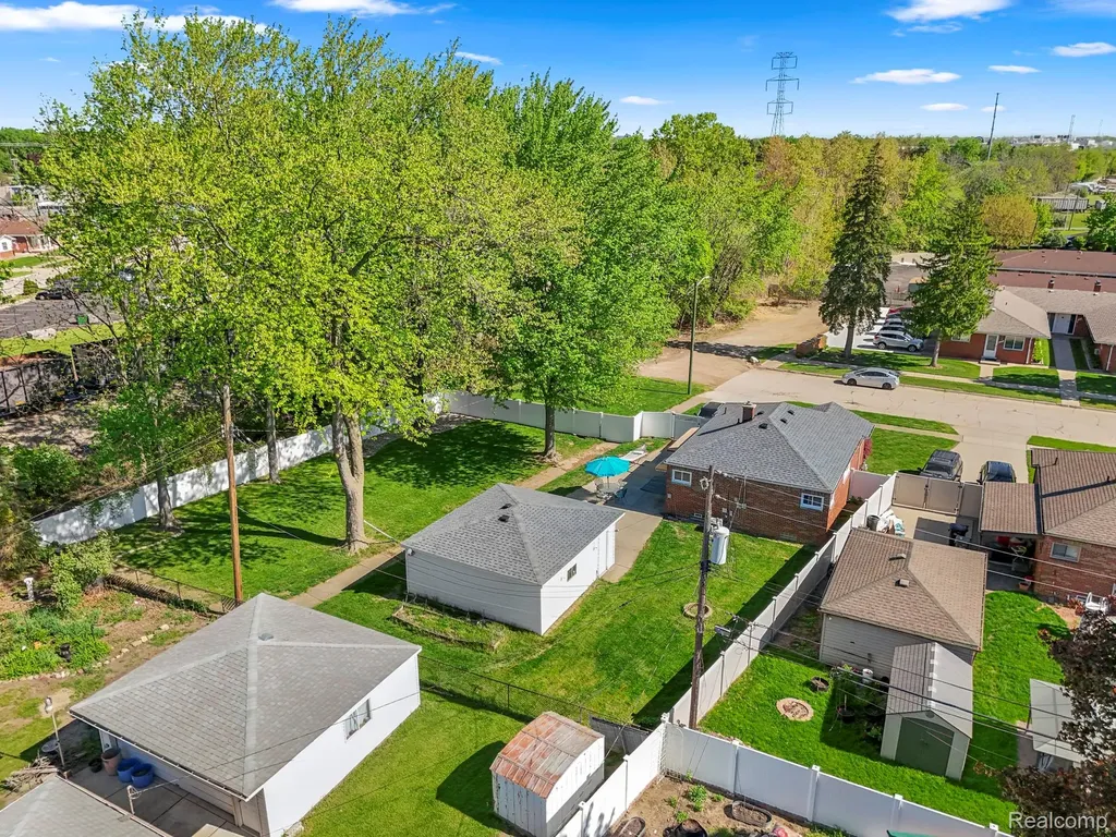 16187 Regina Avenue Allen Park City MI 48101