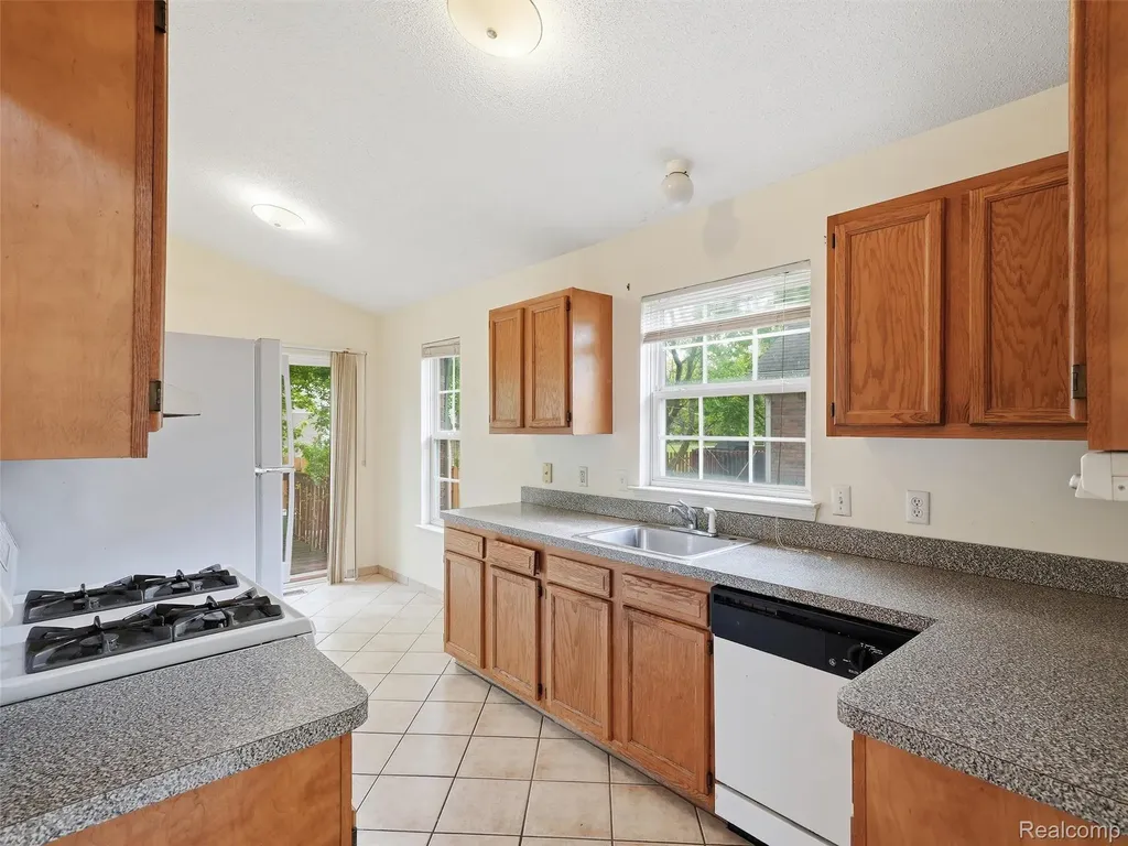349 Daniel Avenue Westland City MI 48186