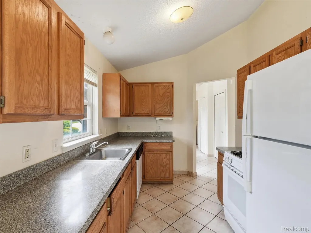 349 Daniel Avenue Westland City MI 48186