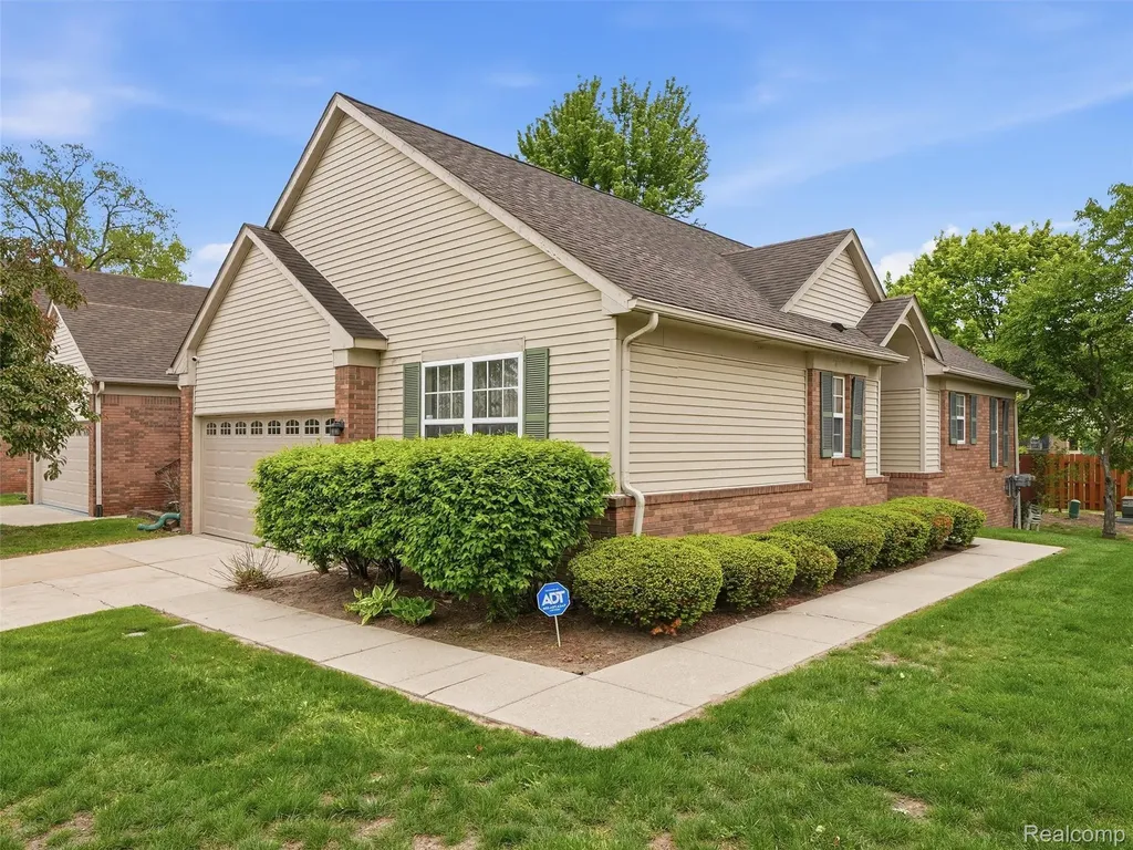 349 Daniel Avenue Westland City MI 48186