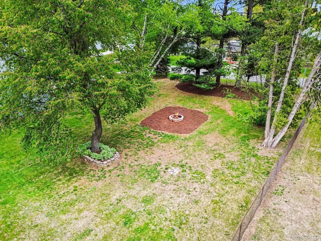 3376 Hessel Avenue Rochester Hills City MI 48307