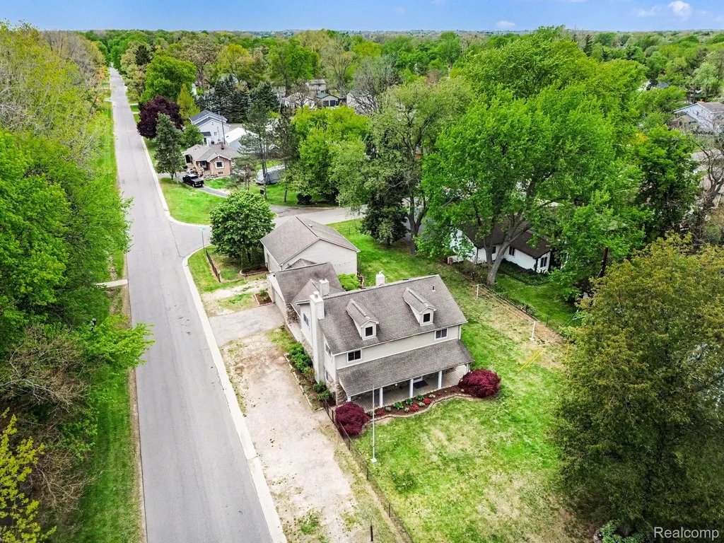3376 Hessel Avenue Rochester Hills City MI 48307