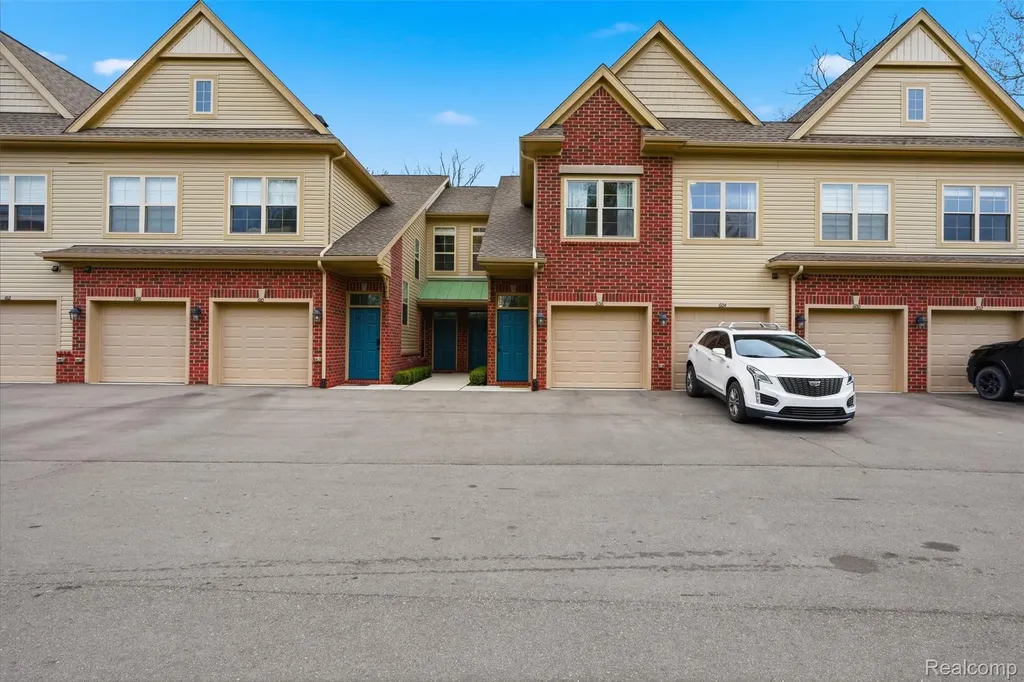 606 Pointe Drive Walled Lake City MI 48390