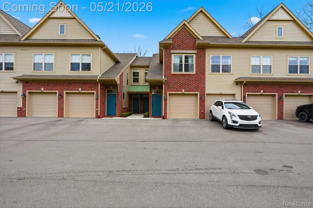 606 Pointe Drive Walled Lake City MI 48390