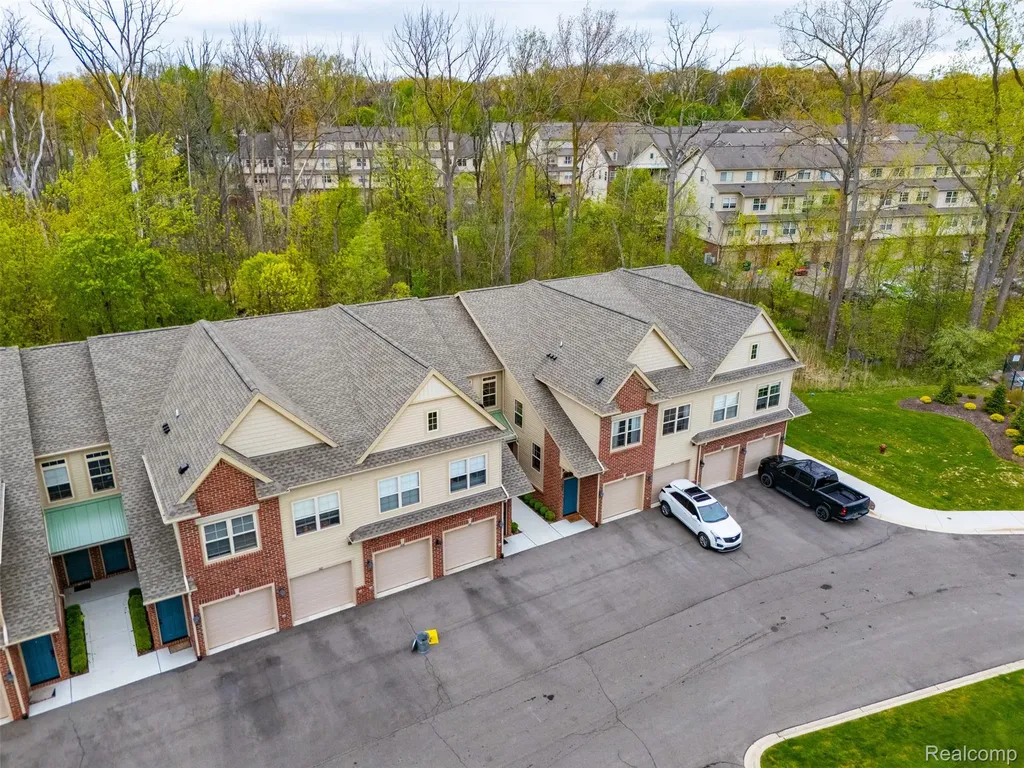 606 Pointe Drive Walled Lake City MI 48390