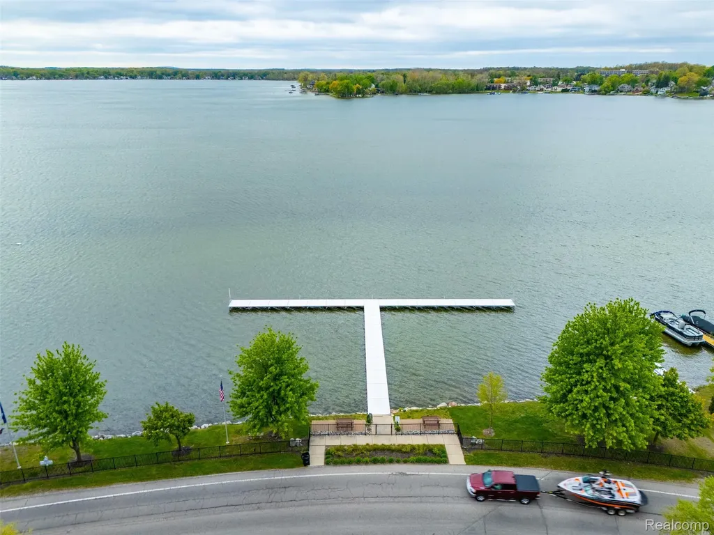 606 Pointe Drive Walled Lake City MI 48390