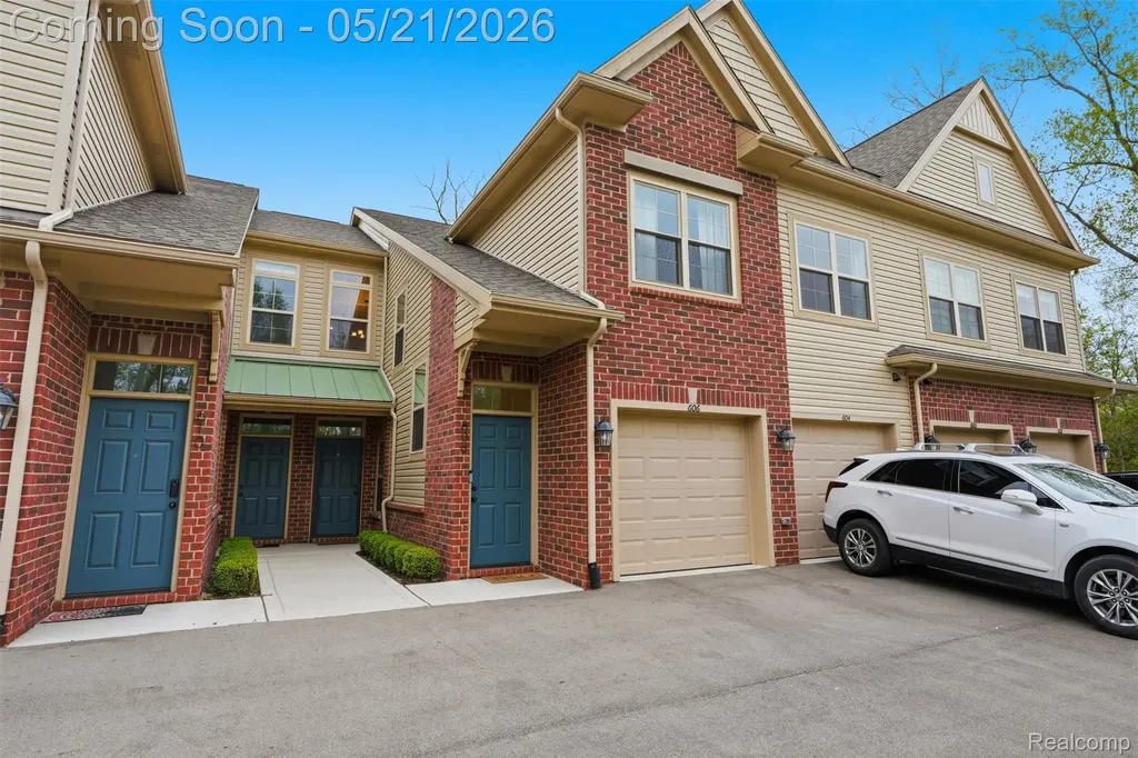 606 Pointe Drive Walled Lake City MI 48390
