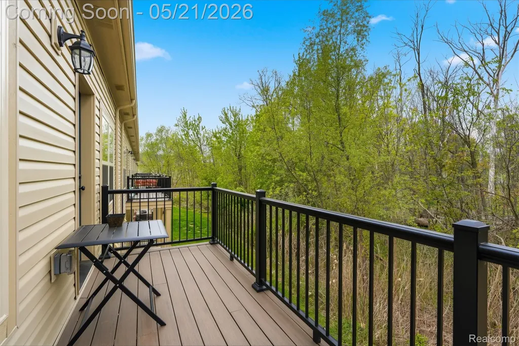 606 Pointe Drive Walled Lake City MI 48390