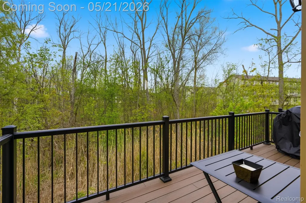 606 Pointe Drive Walled Lake City MI 48390