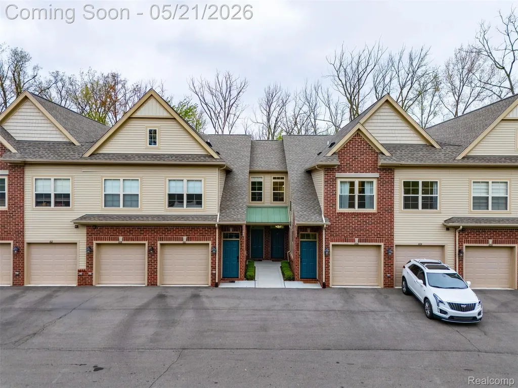 606 Pointe Drive Walled Lake City MI 48390