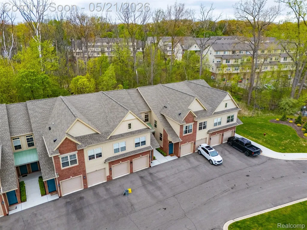 606 Pointe Drive Walled Lake City MI 48390