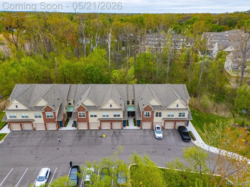 606 Pointe Drive Walled Lake City MI 48390