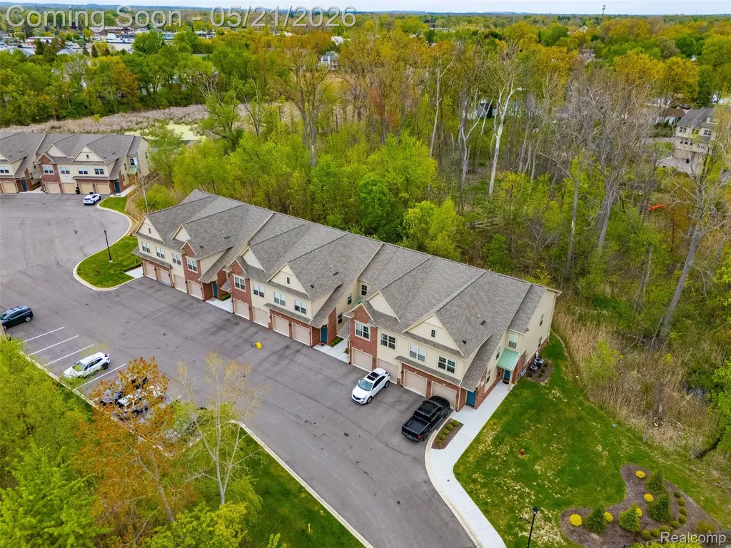606 Pointe Drive Walled Lake City MI 48390