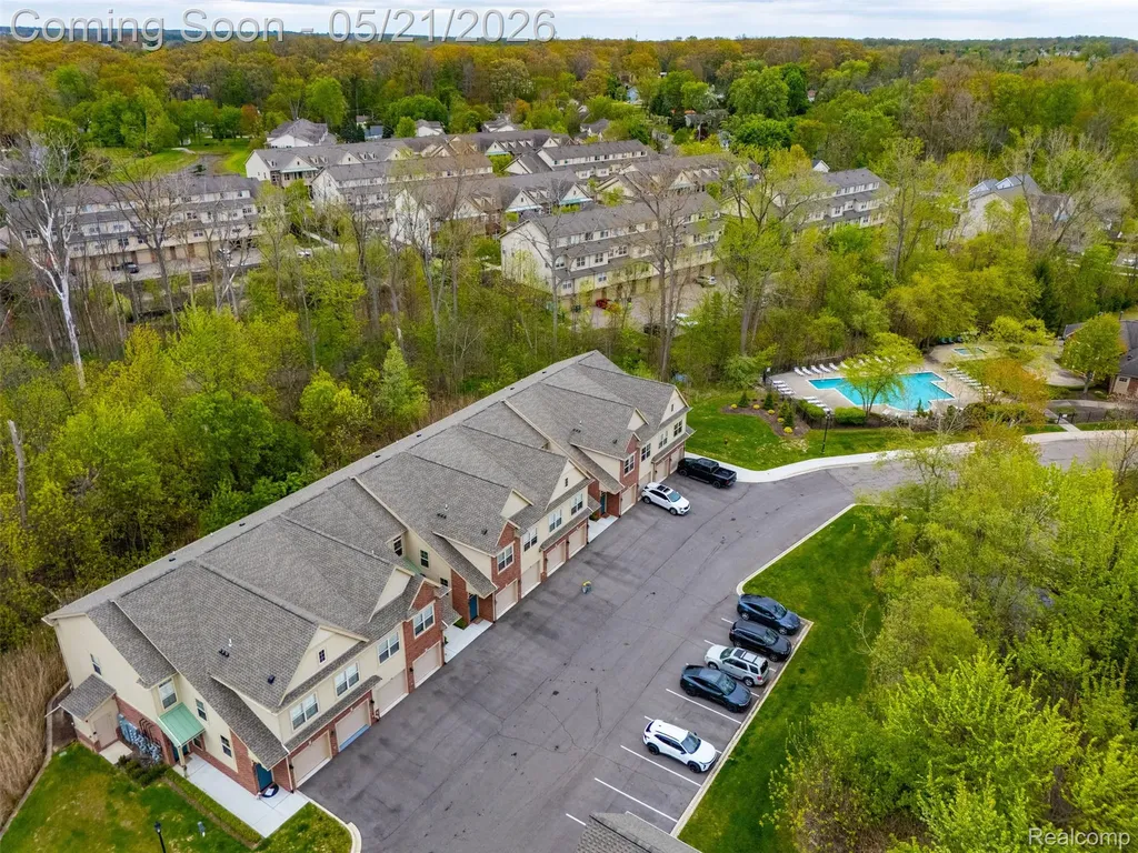 606 Pointe Drive Walled Lake City MI 48390