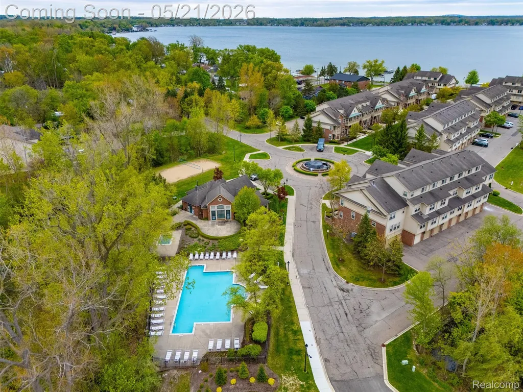 606 Pointe Drive Walled Lake City MI 48390