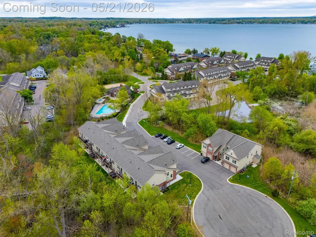 606 Pointe Drive Walled Lake City MI 48390