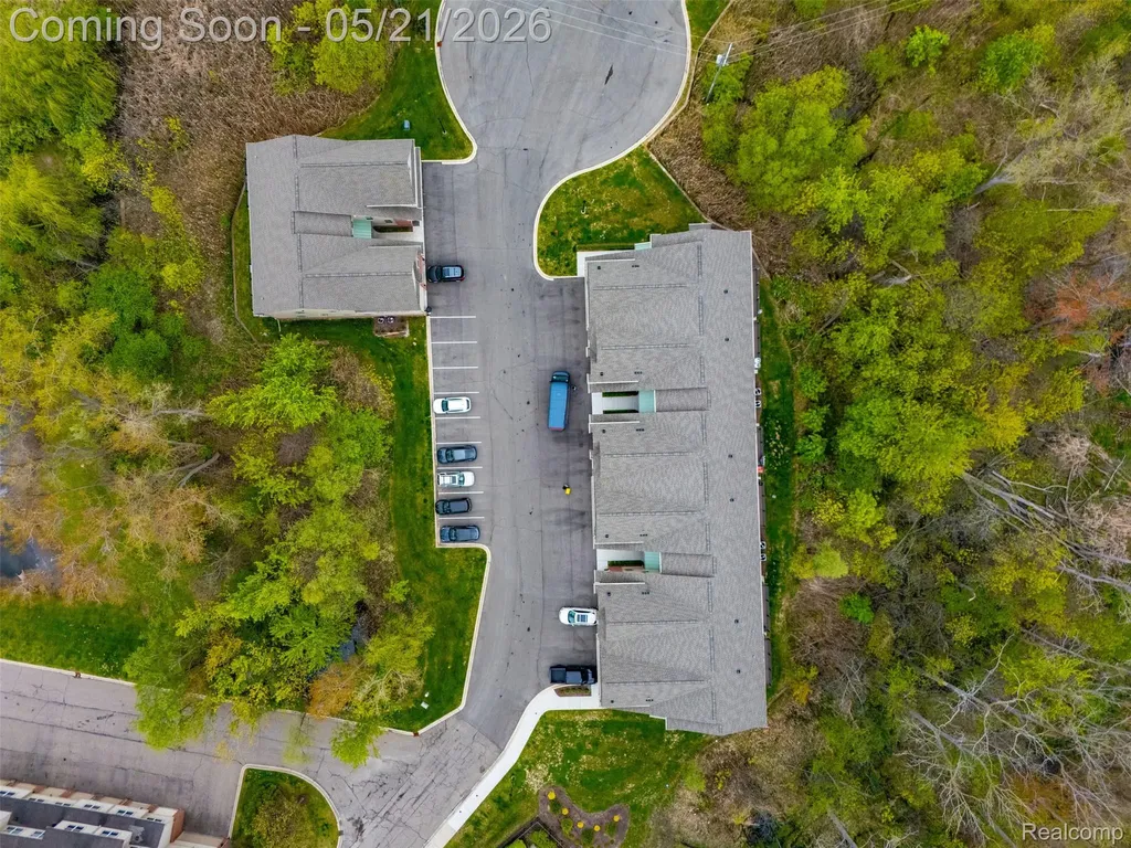 606 Pointe Drive Walled Lake City MI 48390
