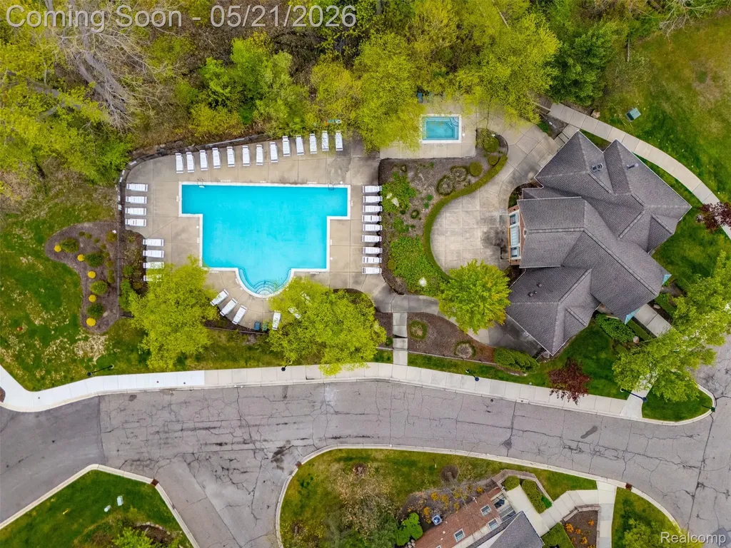 606 Pointe Drive Walled Lake City MI 48390