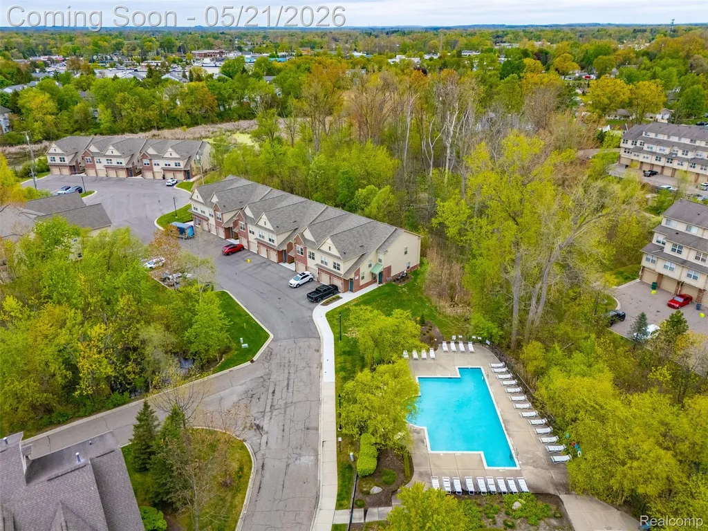 606 Pointe Drive Walled Lake City MI 48390