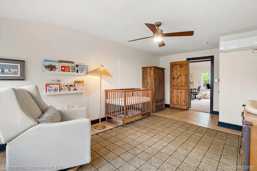 4880 Algonquin Boulevard Independence Charter Township MI 48348