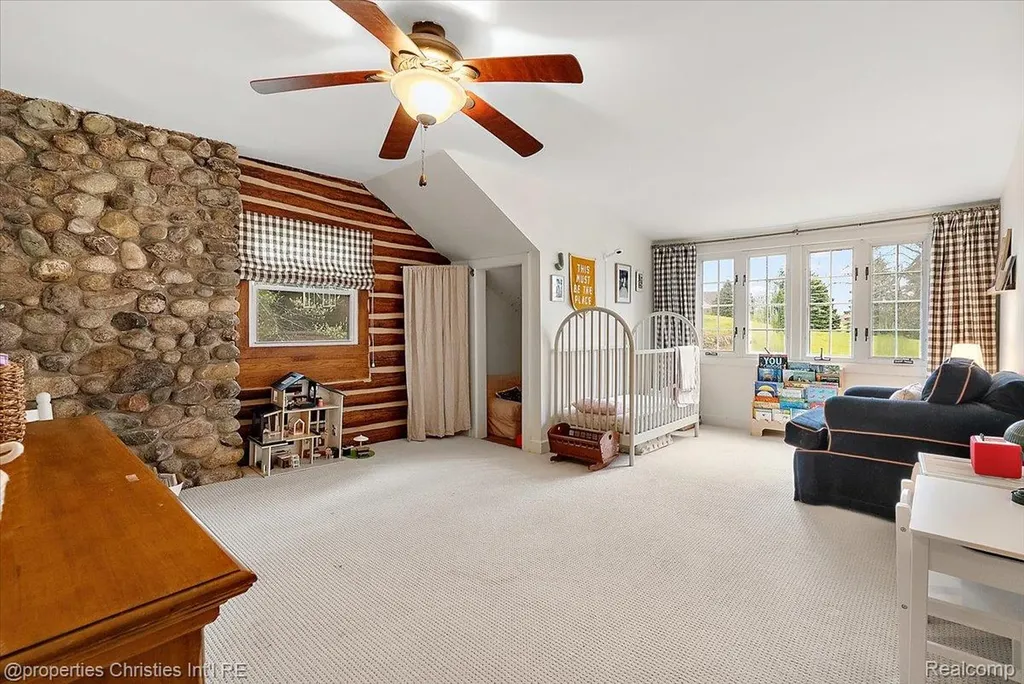 4880 Algonquin Boulevard Independence Charter Township MI 48348