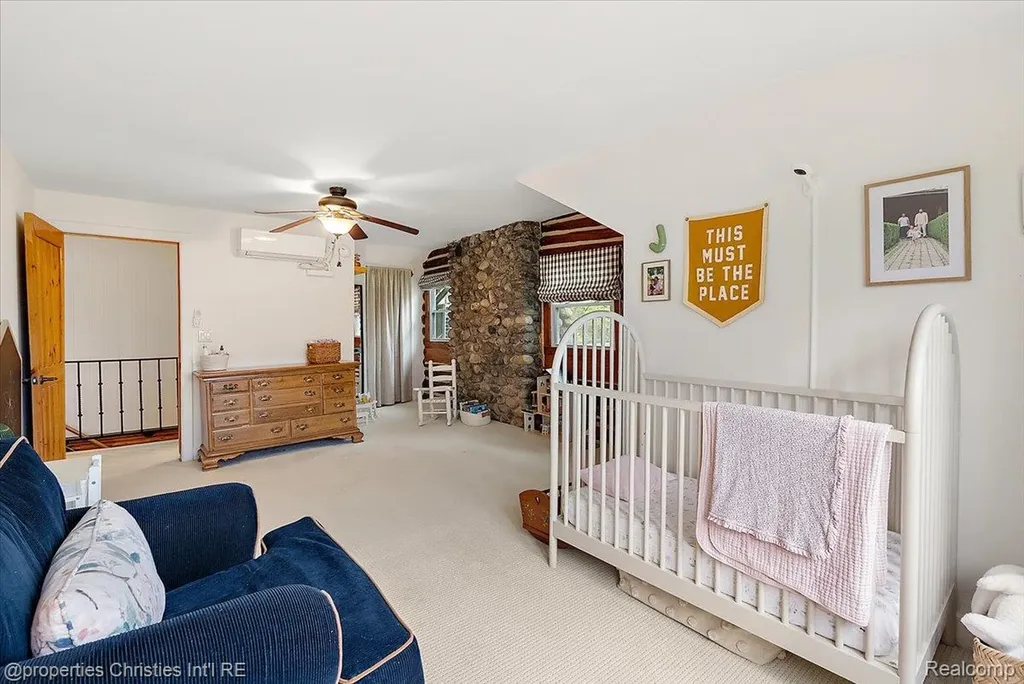 4880 Algonquin Boulevard Independence Charter Township MI 48348