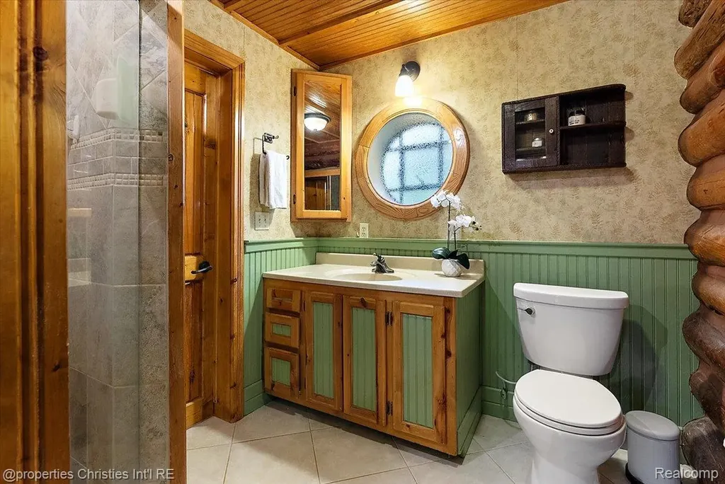 4880 Algonquin Boulevard Independence Charter Township MI 48348