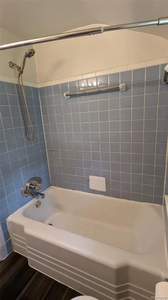 104 Grand Avenue Mt. Clemens City MI 48043