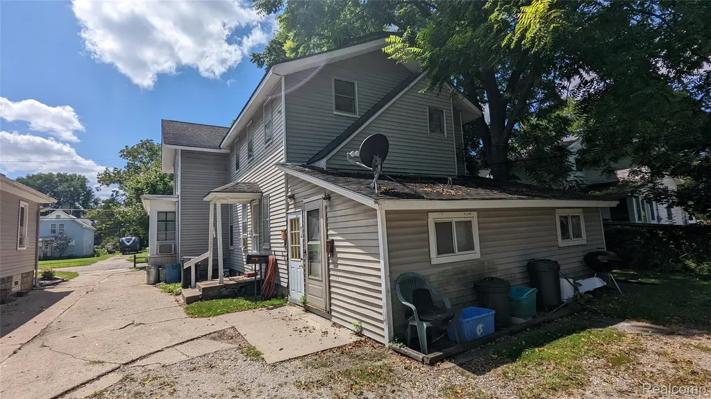 104 Grand Avenue Mt. Clemens City MI 48043