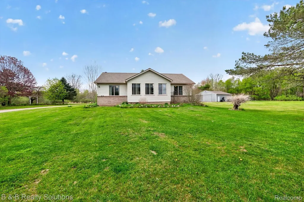 2927 N Blacks Corners Road Goodland Township MI 48444