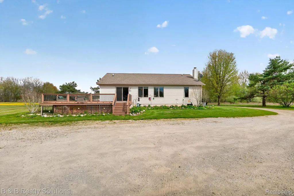2927 N Blacks Corners Road Goodland Township MI 48444