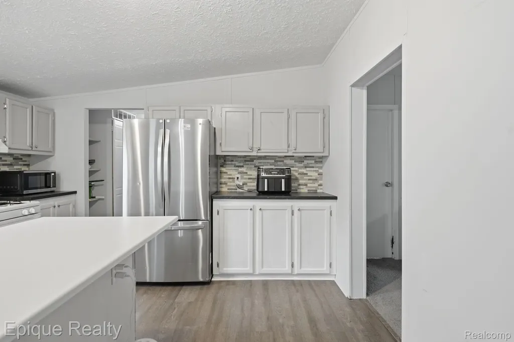 253 Parker Lake Drive Oxford Charter Township MI 48371