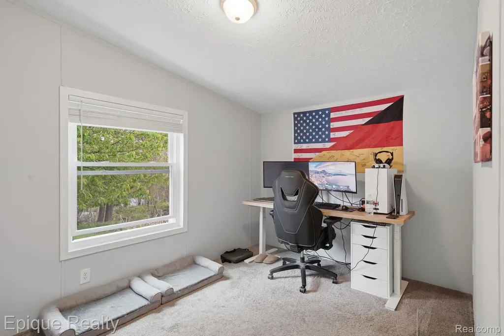 253 Parker Lake Drive Oxford Charter Township MI 48371