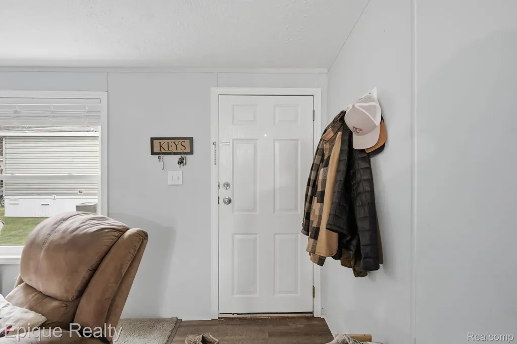 253 Parker Lake Drive Oxford Charter Township MI 48371