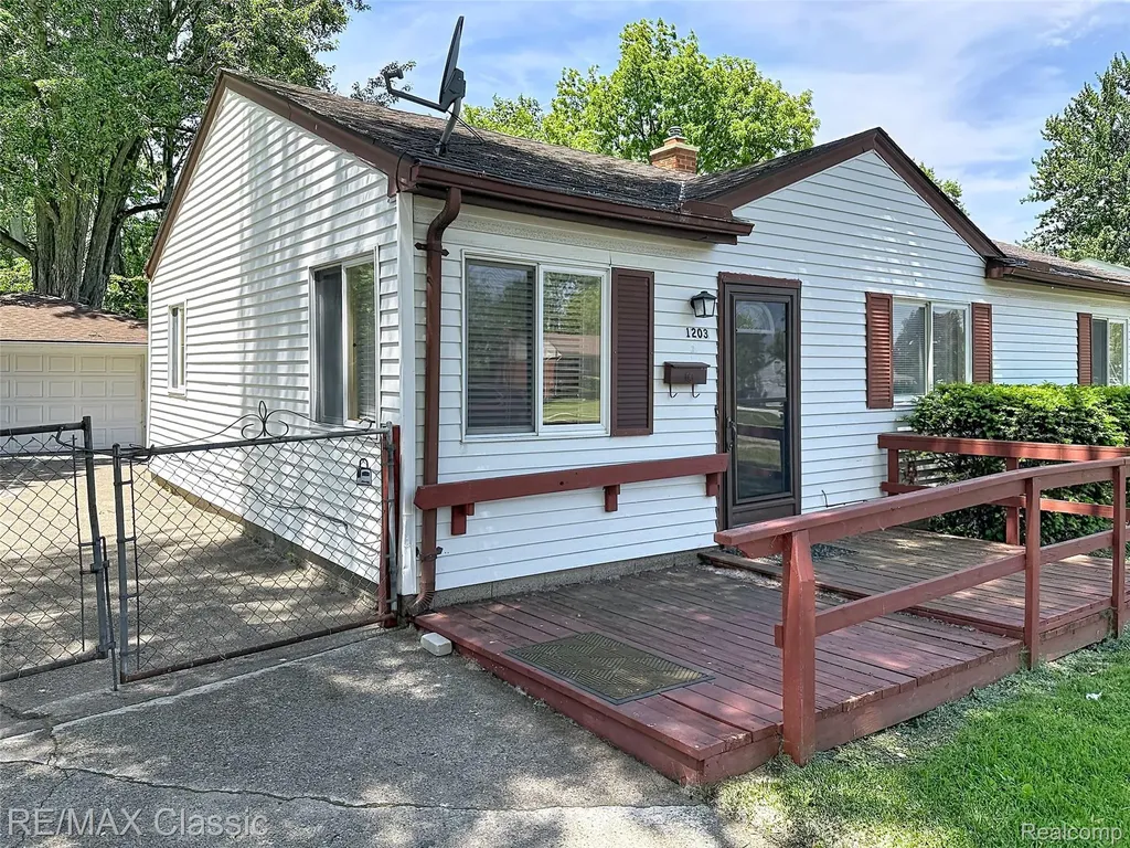 1203 Gilman Street Garden City City MI 48135
