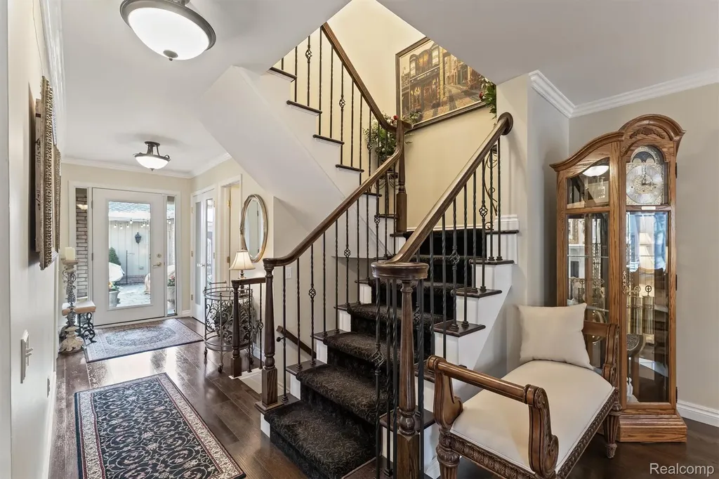 1243 Woodcrest Circle Bloomfield Hills City MI 48304