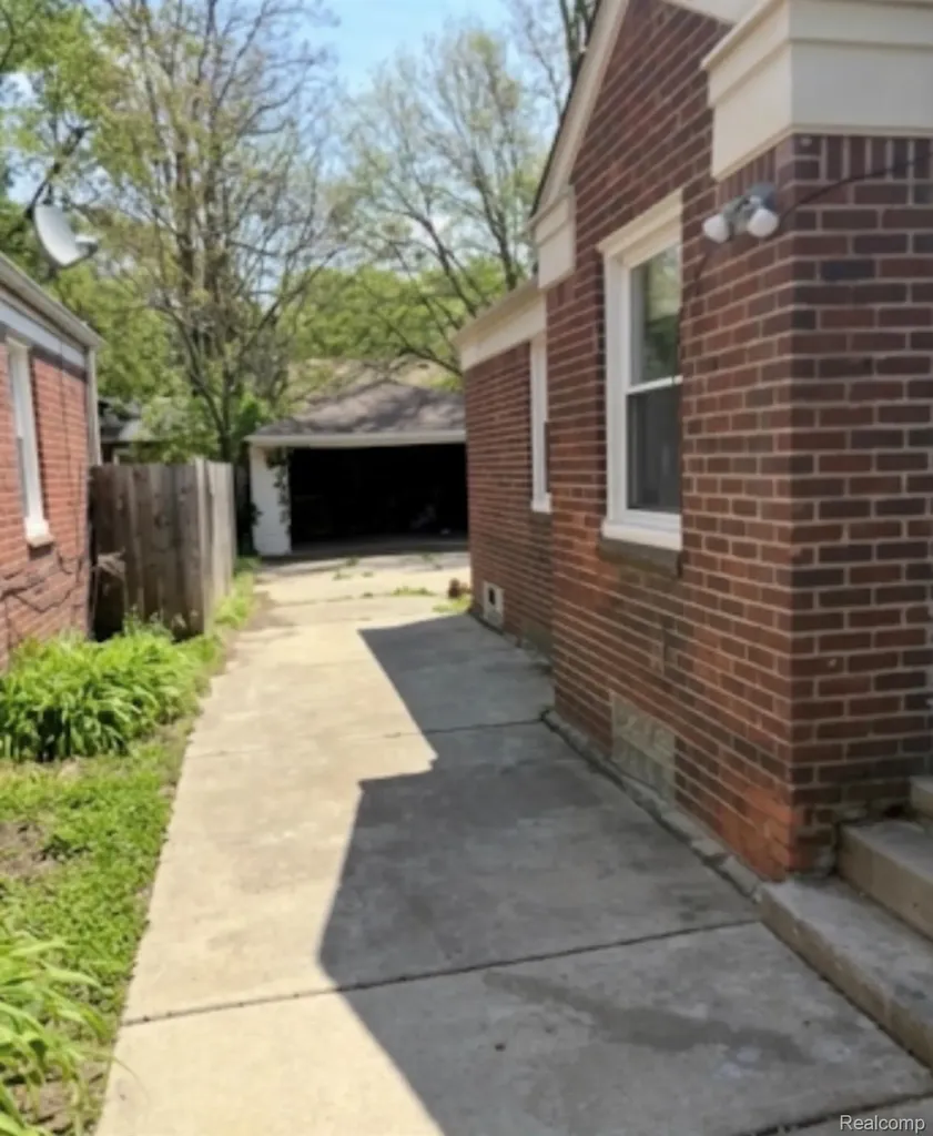 18418 Edinborough Road Detroit City MI 48219