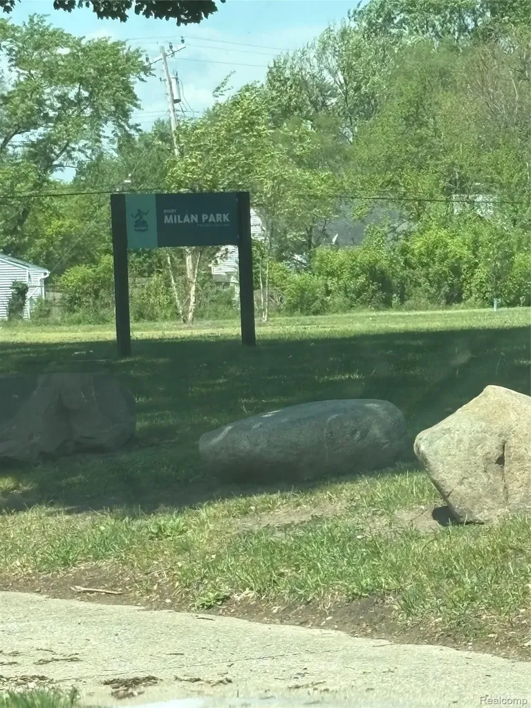 18418 Edinborough Road Detroit City MI 48219