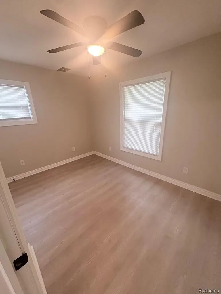 18920 Kingsville Street Detroit City MI 48225