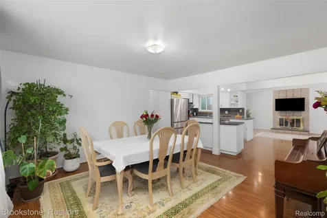 27299 Hystone Drive Farmington Hills City MI 48334