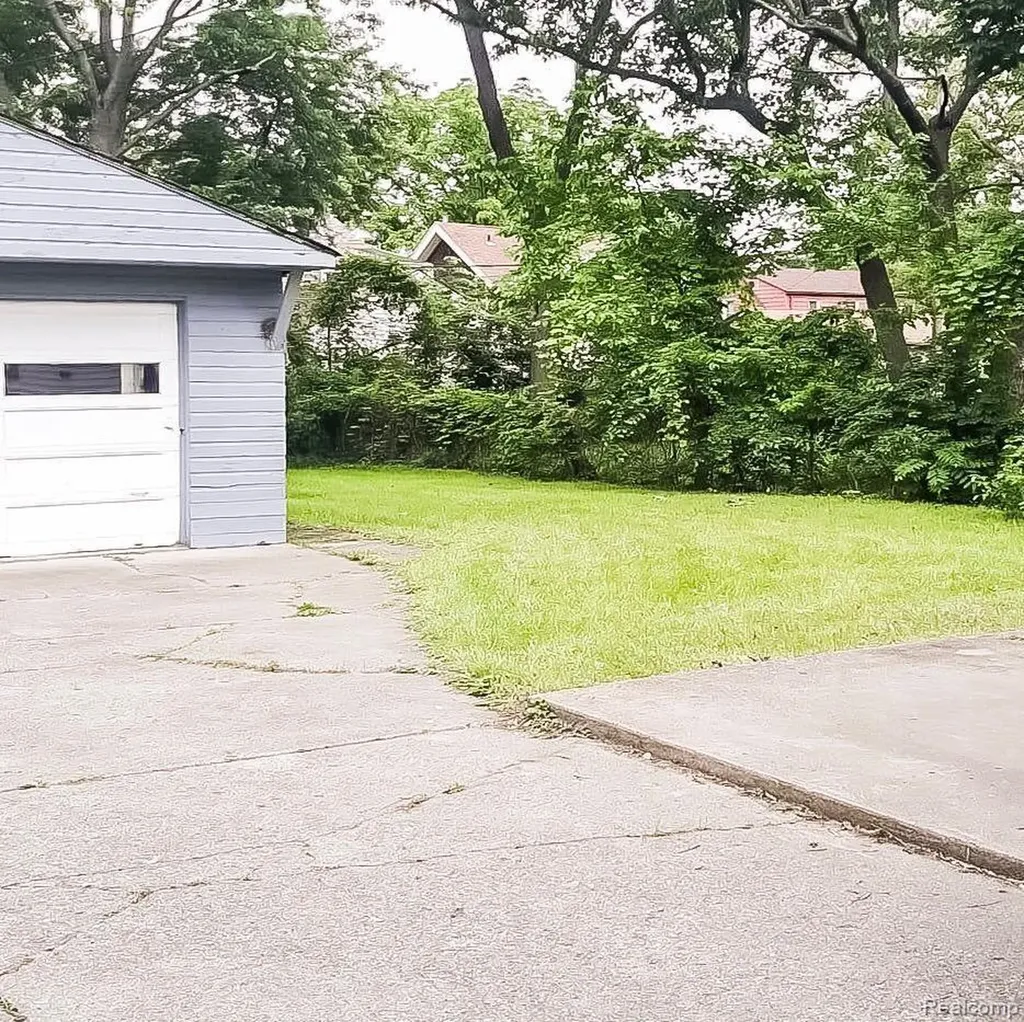 16763 Stahelin Avenue Detroit City MI 48219
