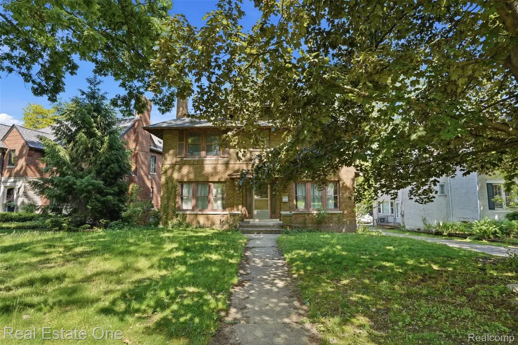 8606 Hendrie Boulevard Huntington Woods City MI 48070