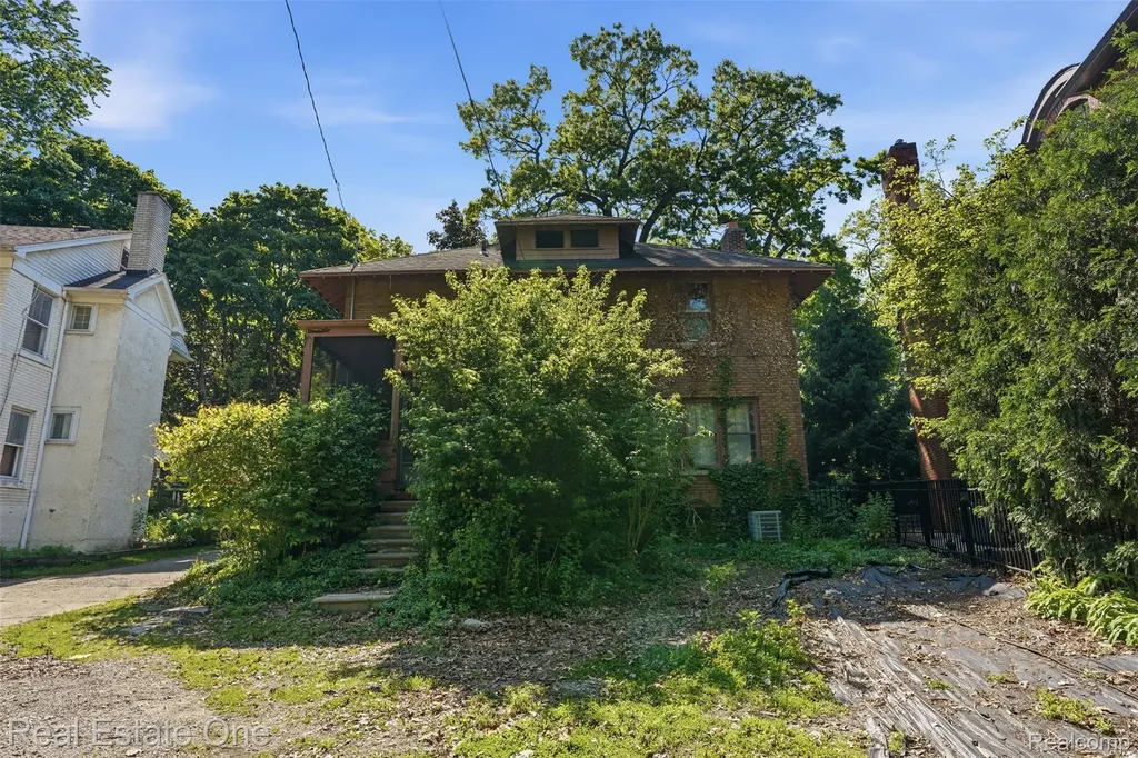 8606 Hendrie Boulevard Huntington Woods City MI 48070