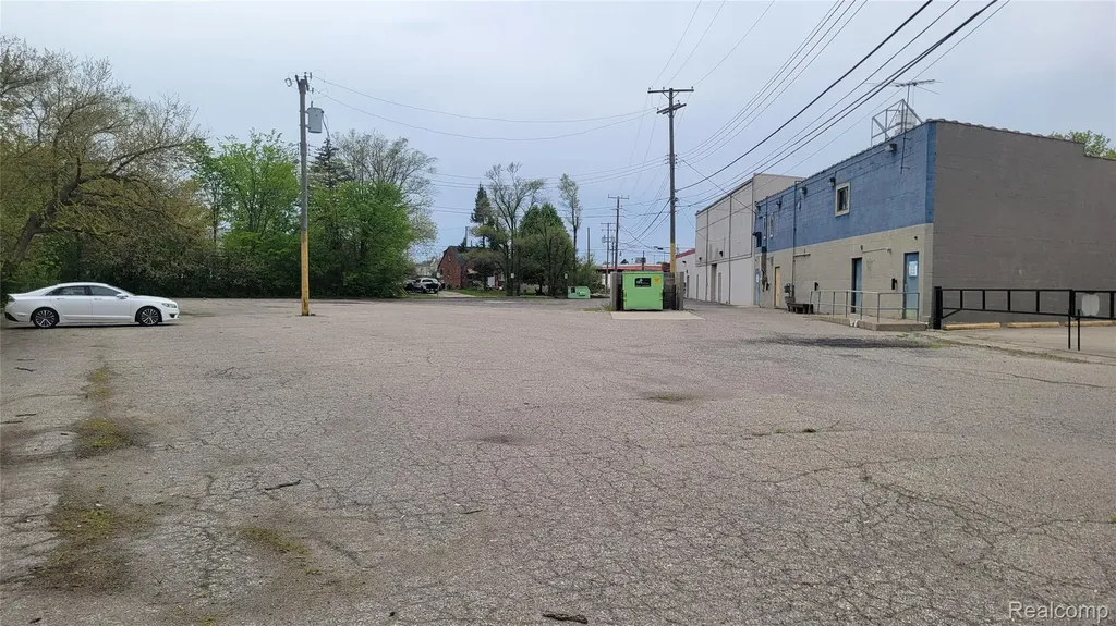 27531 Grand River Street Livonia City MI 48152