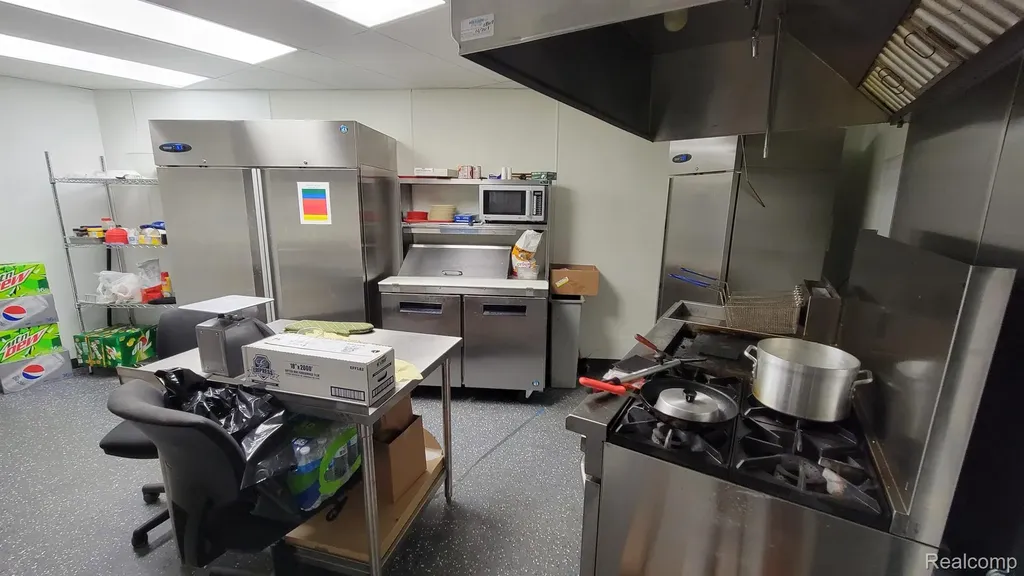 27531 Grand River Street Livonia City MI 48152