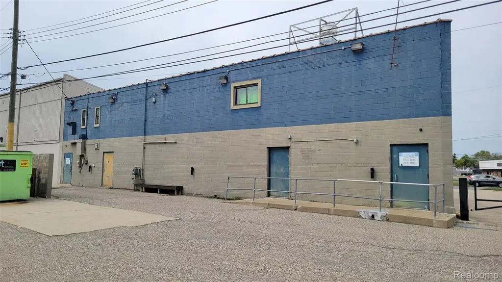 27531 Grand River Street Livonia City MI 48152