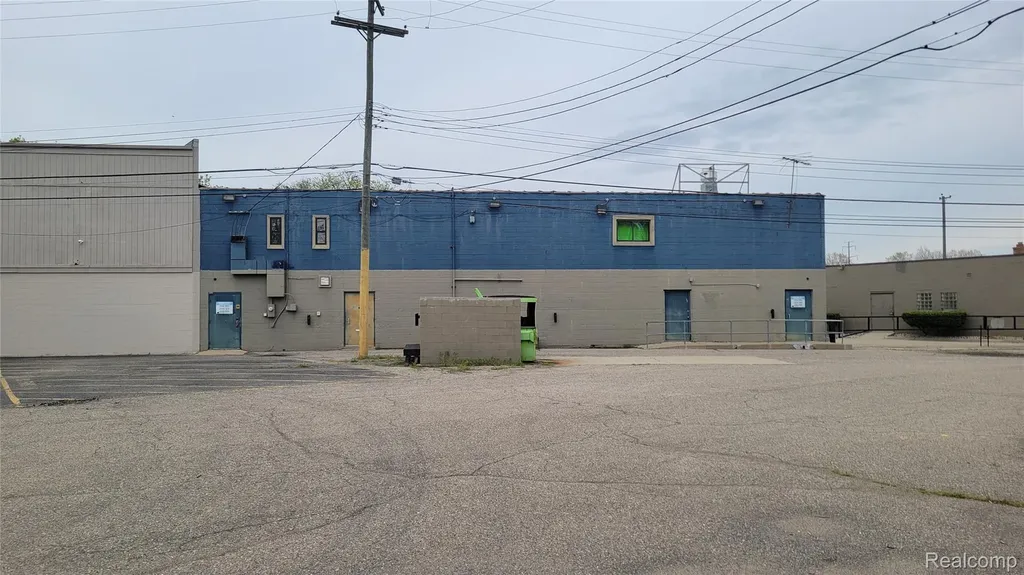 27531 Grand River Street Livonia City MI 48152