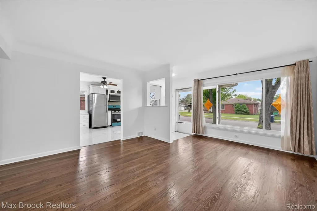 3062 Ferris Avenue Lincoln Park City MI 48146